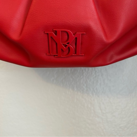 NWT, Badgley Mischka Red Shoulder Handbag Wrapped Frame Clutch Chain Strap - Picture 5 of 14